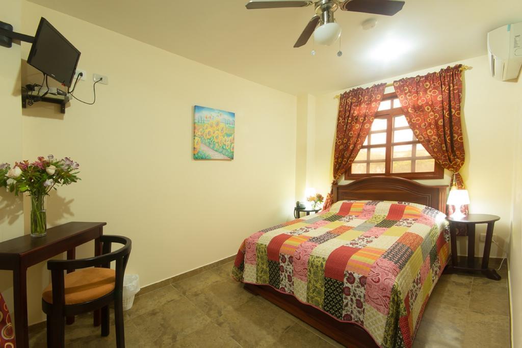 Puerta Sol Inn Manglaralto Kamer foto